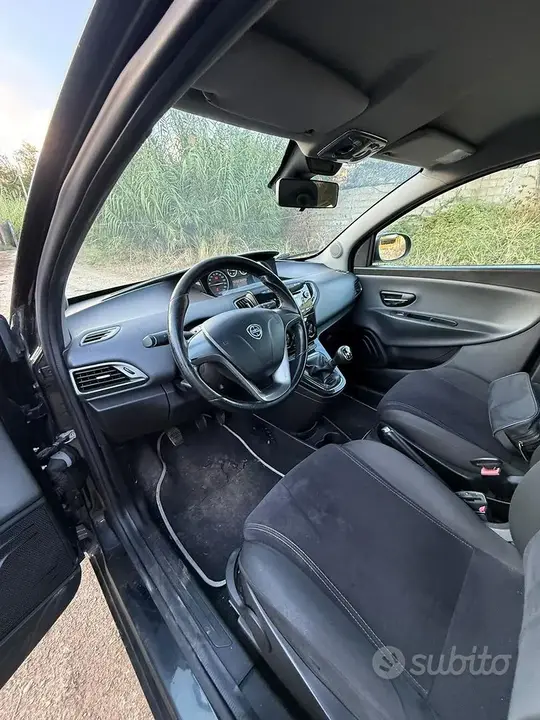 Lancia Ypsilon 2011 photo 4