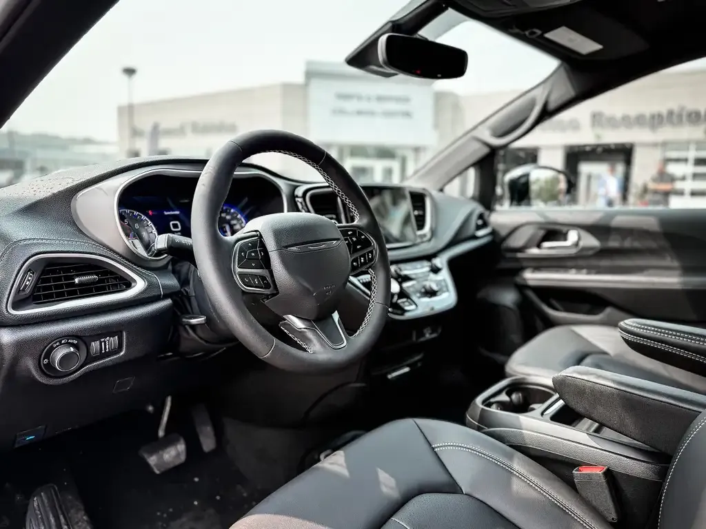 Chrysler Pacifica 2027 photo 3
