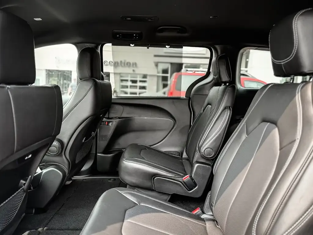 Chrysler Pacifica 2027 photo 5
