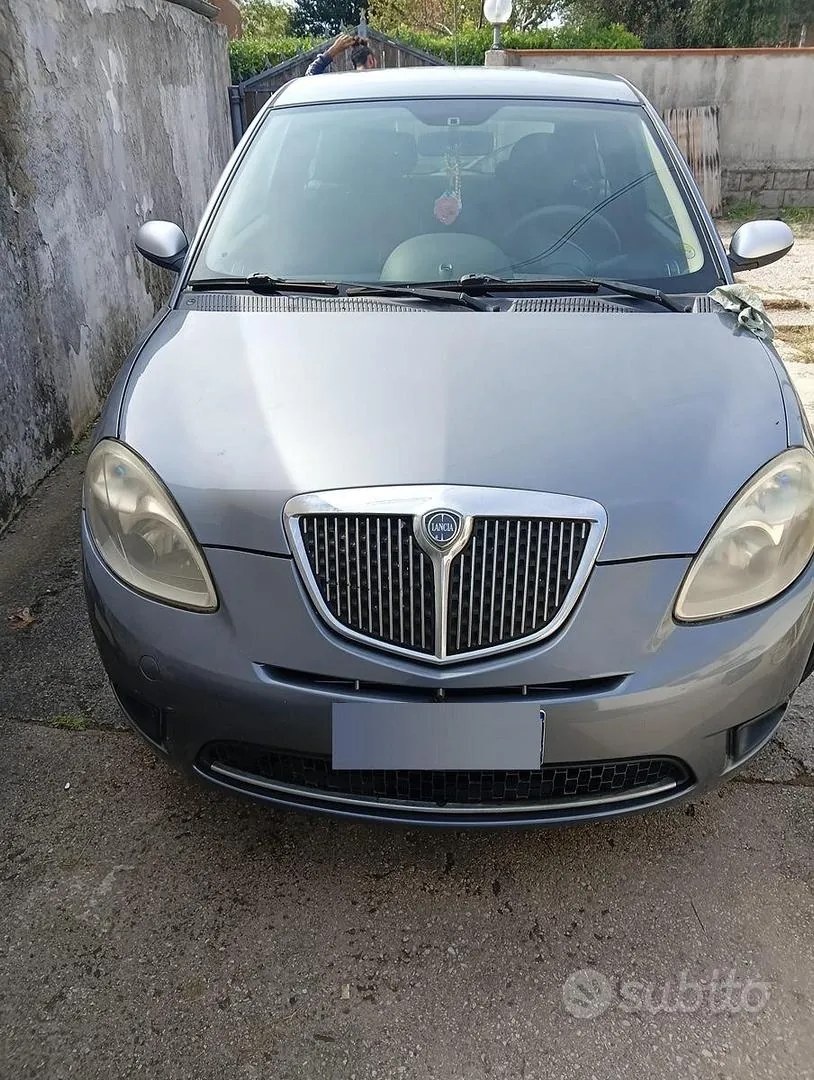 Lancia Ypsilon