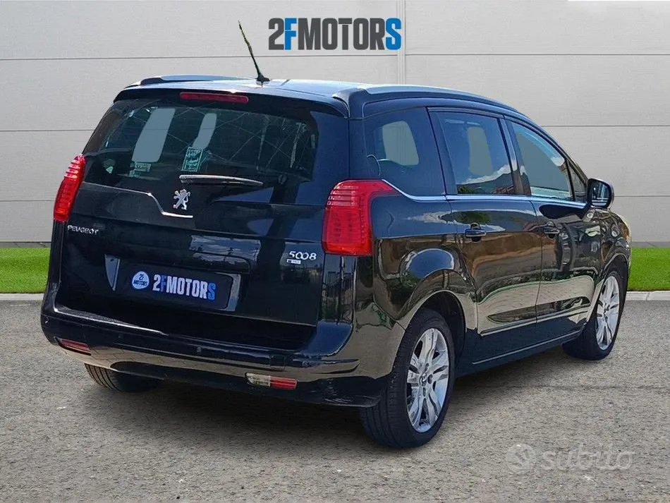 Peugeot 5008 2011 photo 5