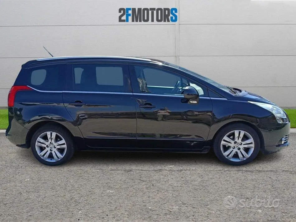 Peugeot 5008 2011 photo 3