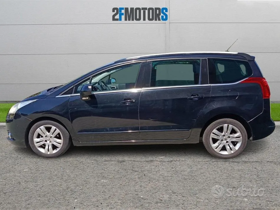 Peugeot 5008 2011 photo 4