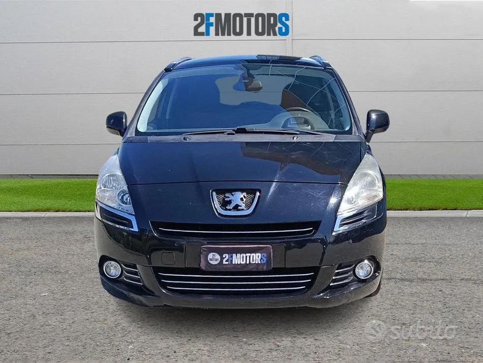 Peugeot 5008 2011 photo 2