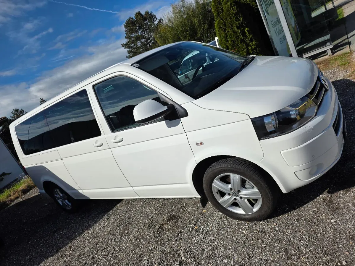 Volkswagen Multivan 2010 photo 2