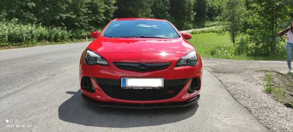Opel Astra 2012 photo 2