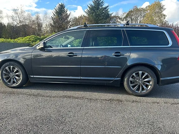 Volvo V70 2013 photo 2