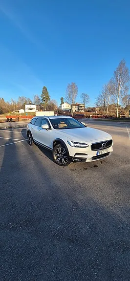 Volvo V90 Cross Country 2017 photo 2