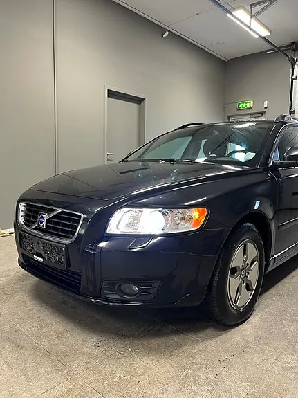 Volvo V50 2010 photo 2