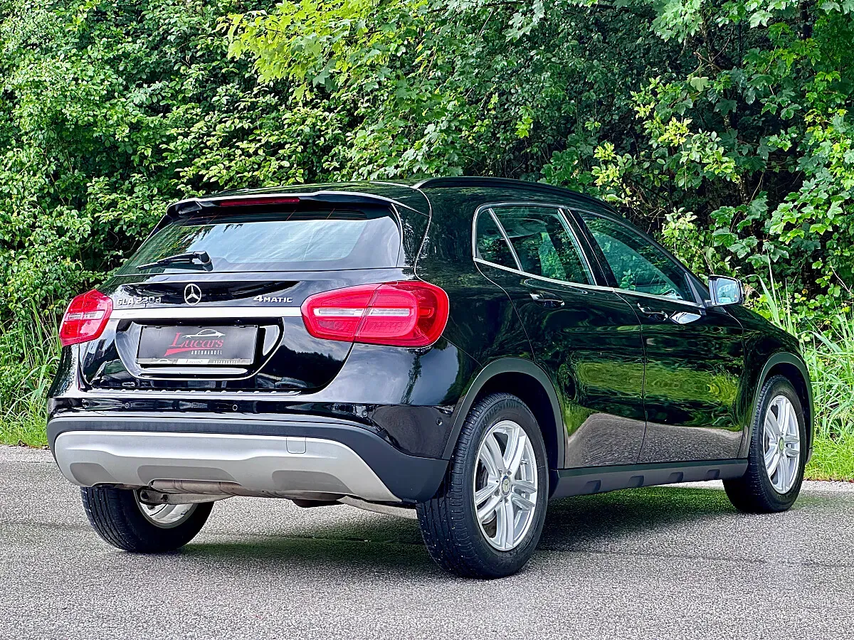 Mercedes-Benz Gla 2017 photo 2