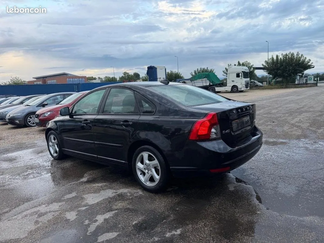 Volvo S40 2011 photo 3