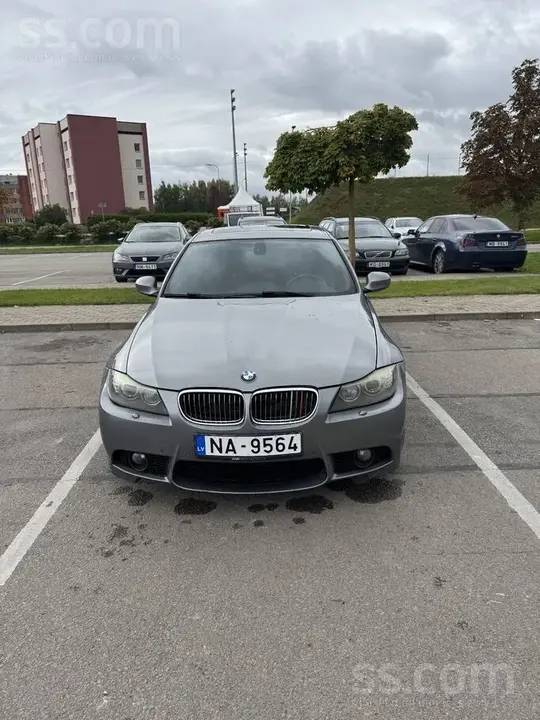BMW 320