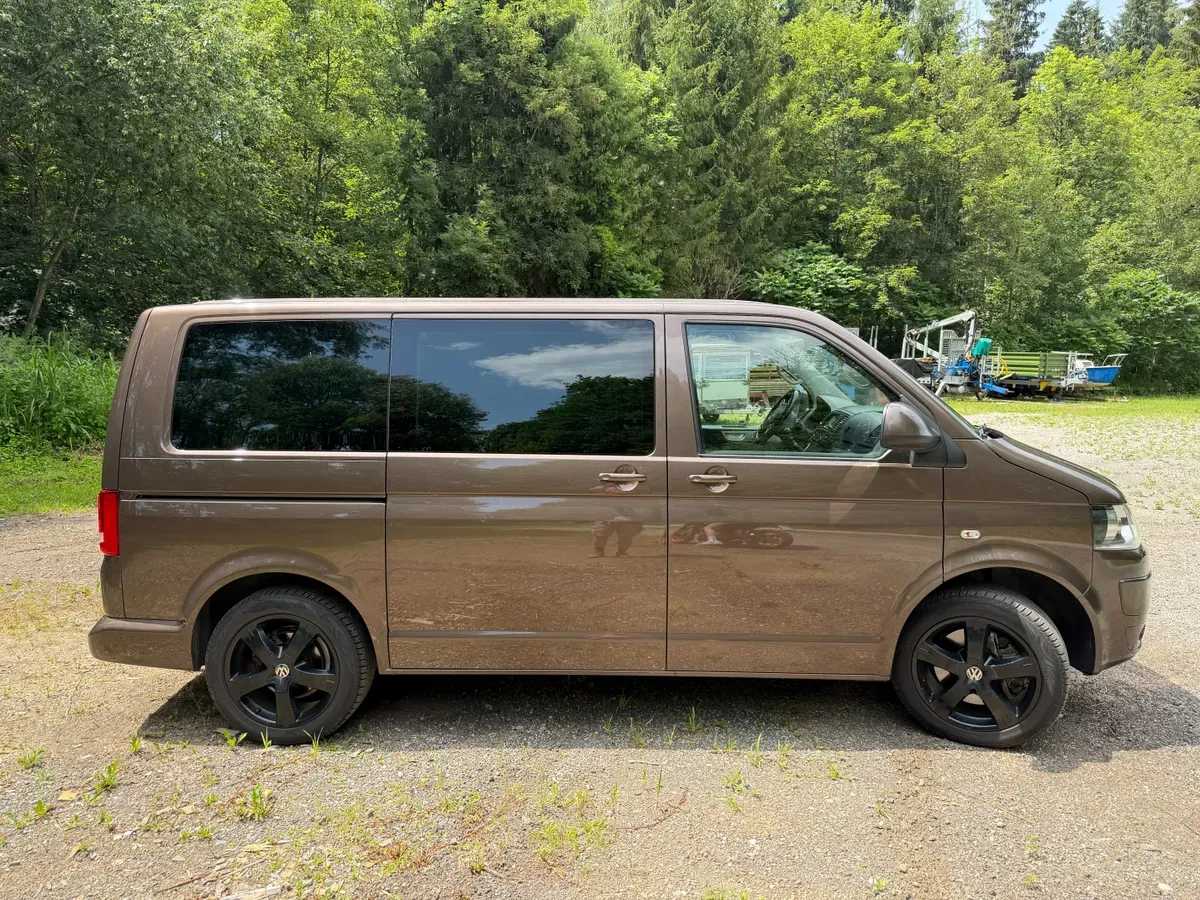 Volkswagen Multivan 2013 photo 2