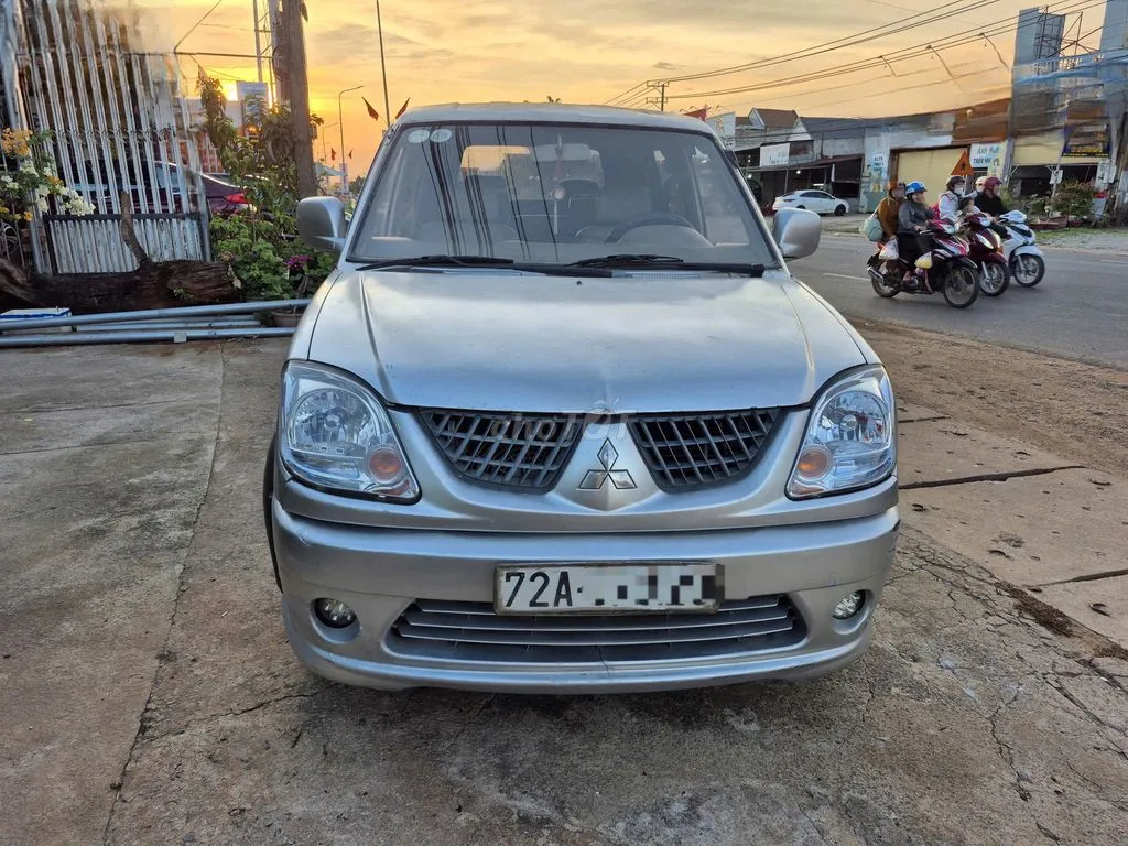 Mitsubishi Jolie