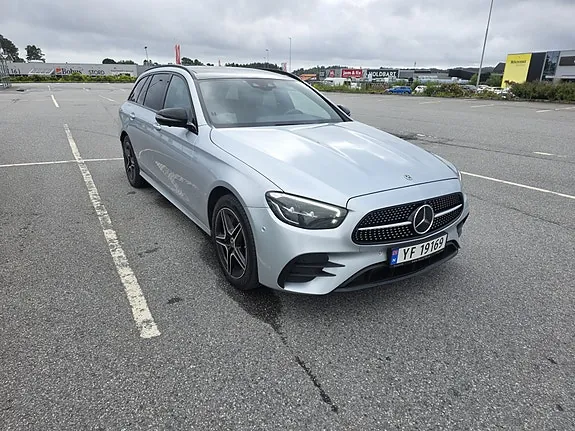 Mercedes-Benz E300 De 2022 photo 4