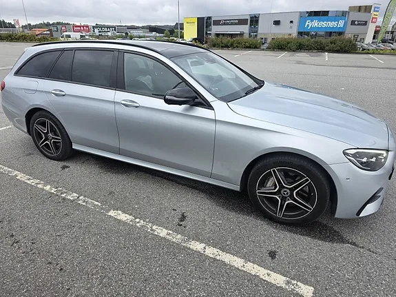 Mercedes-Benz E300 De 2022 photo 2