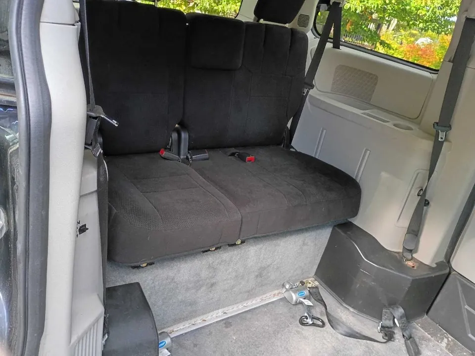 Dodge Grand Caravan 2012 photo 3
