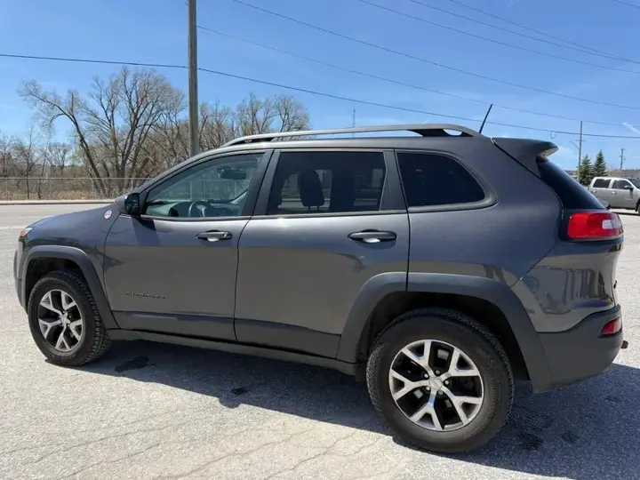 Jeep Cherokee 2016 photo 3