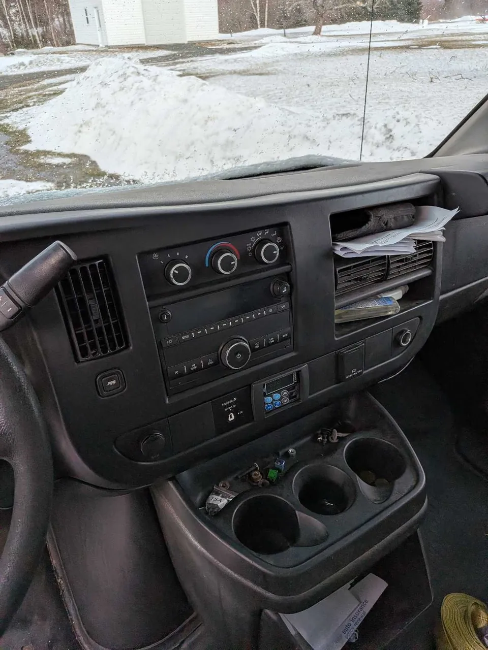 GMC Savana 2016 photo 2