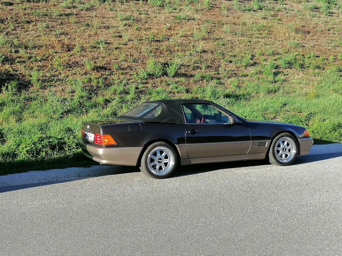 Mercedes-Benz Sl-Class 1989 photo 3