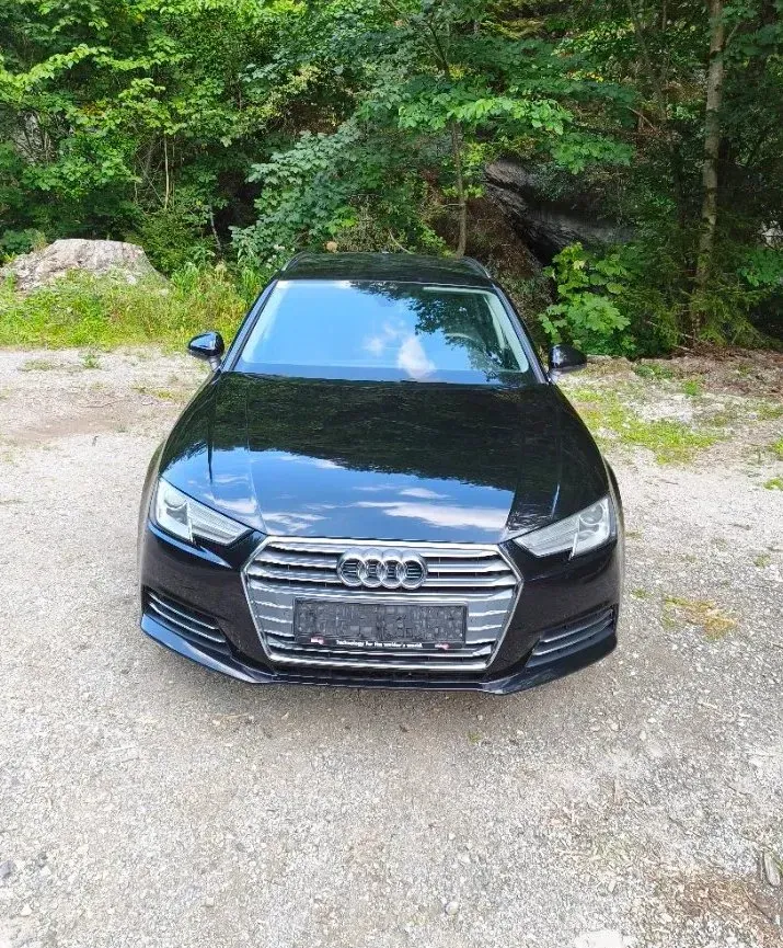 Audi A4 2017 photo 2