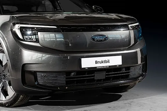 Ford Explorer 2024 photo 2