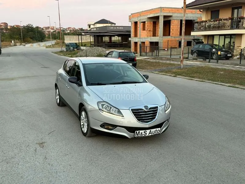 Lancia Delta 2012 photo 2