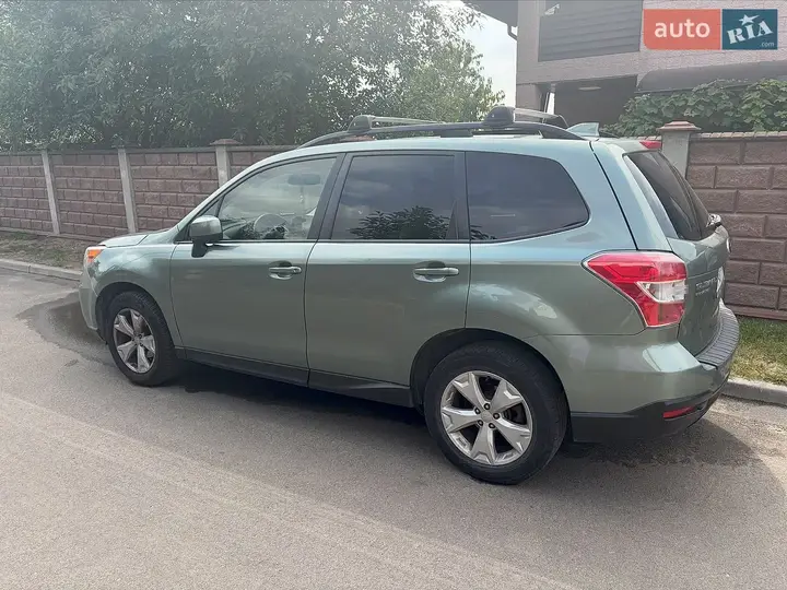 Subaru Forester 2015 photo 2
