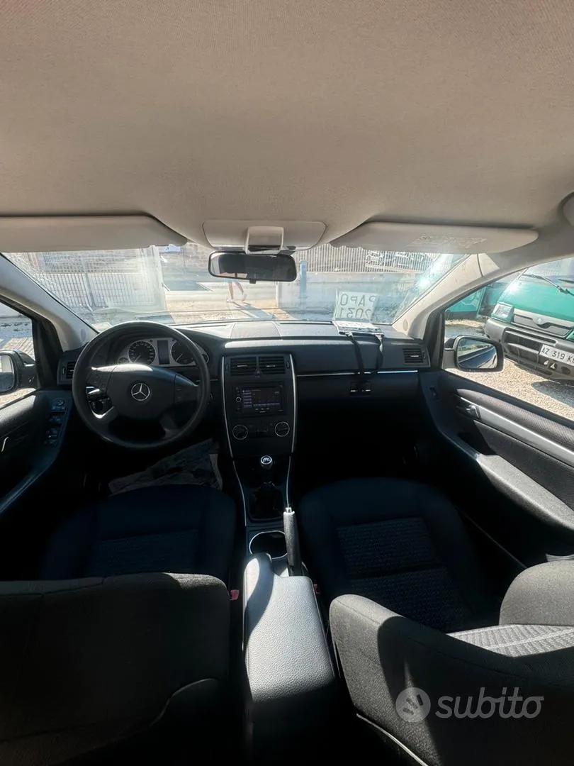Mercedes-Benz B 2011 photo 5