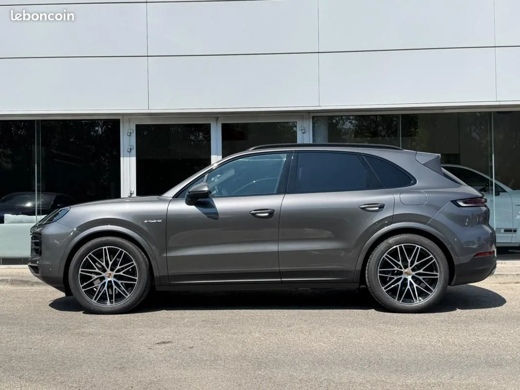 Porsche Cayenne 2024 photo 2