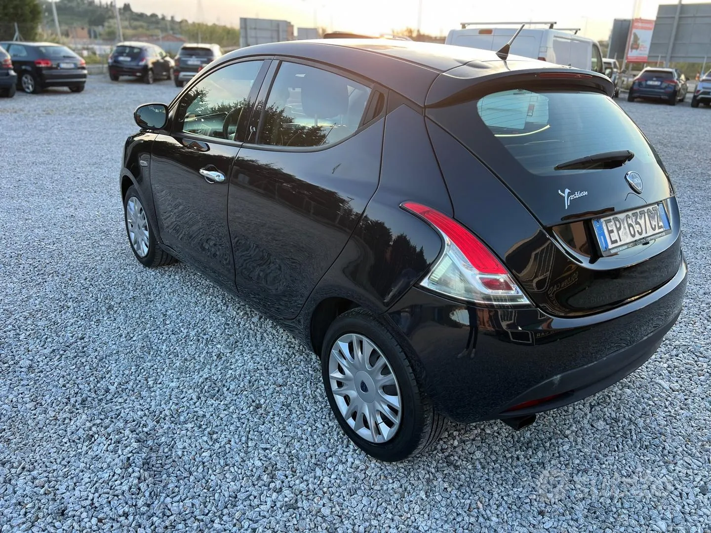 Lancia Ypsilon 2013 photo 2