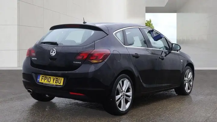 Vauxhall Astra 2010 photo 4