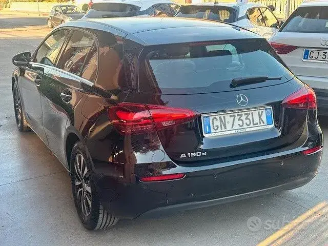 Mercedes-Benz A 180D 2023 photo 5