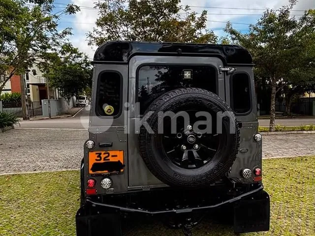 Land Rover Defender 1967 photo 3