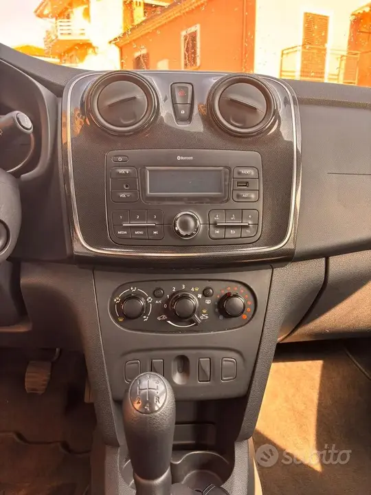 Dacia Sandero 2018 photo 4