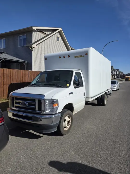 Ford E-450 2021 photo 3