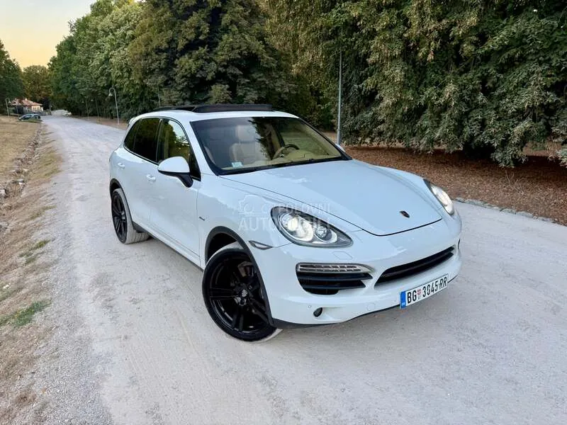 Porsche Cayenne 2012 photo 4