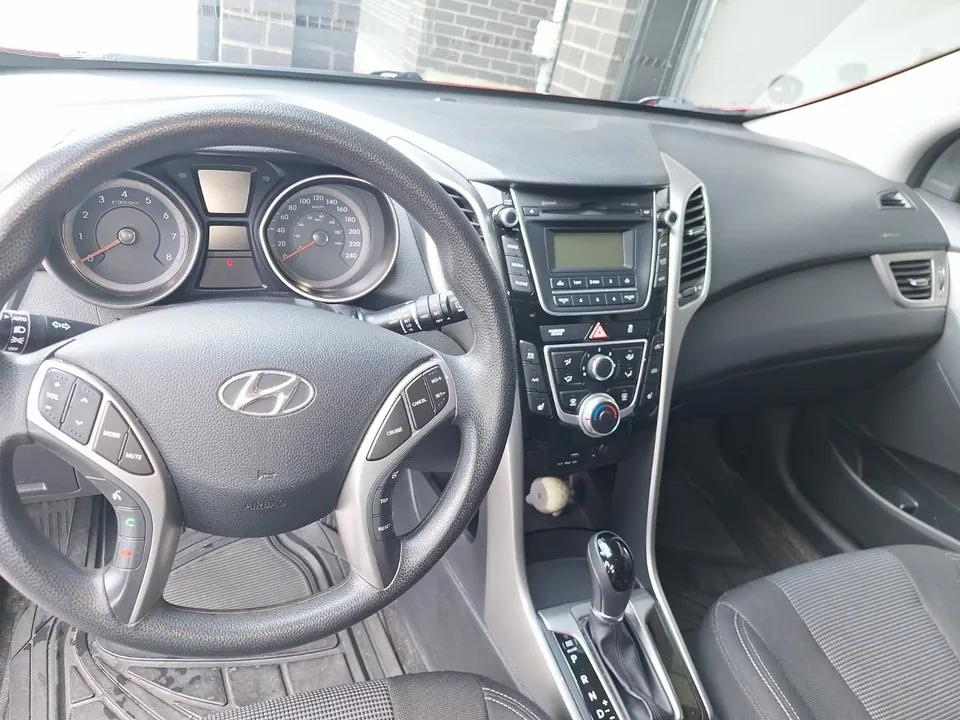 Hyundai Elantra 2015 photo 4