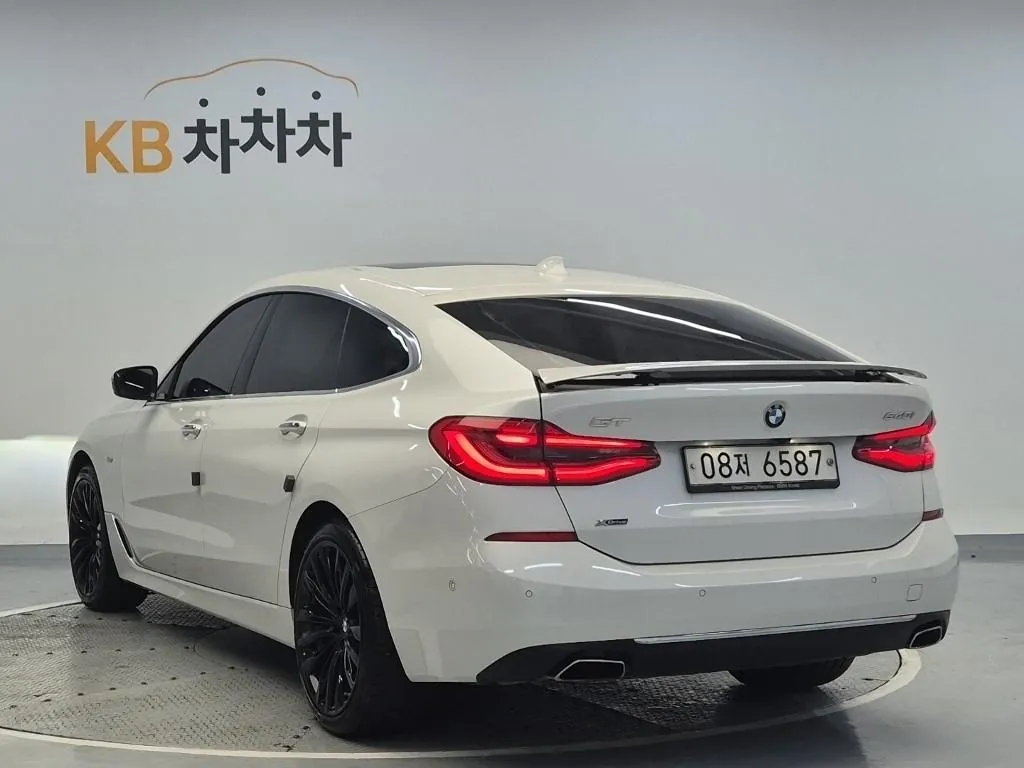 BMW 6 Series Gran Turismo 2018 photo 2