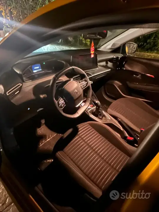 Peugeot 208 2023 photo 4
