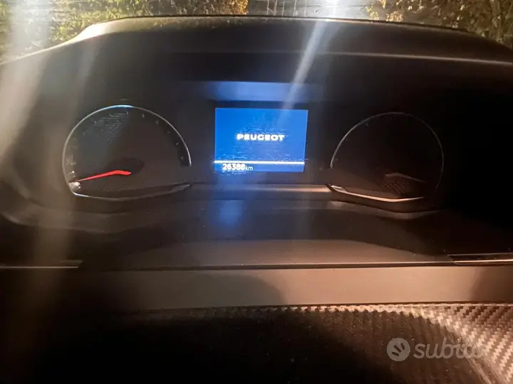 Peugeot 208 2023 photo 5