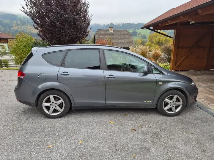 Seat Altea Xl 2013 photo 2