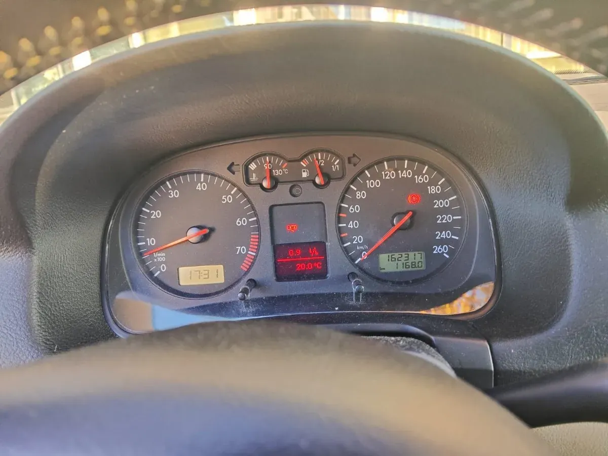 Volkswagen Golf 2003 photo 2