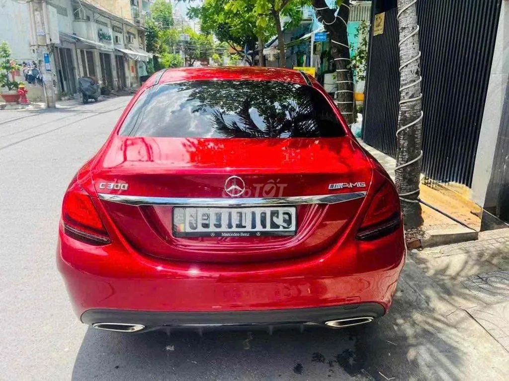 Mercedes-Benz C300 2019 photo 3