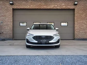 Ford Focus 2024 photo 2