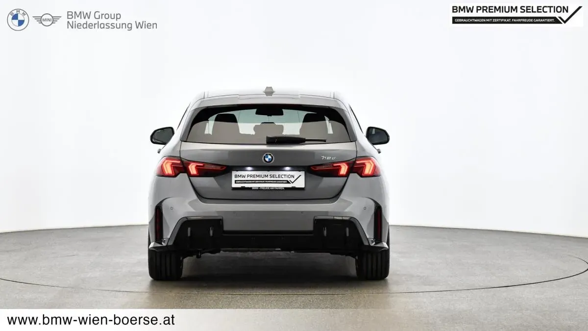 BMW 1 Series 2025 photo 2
