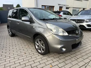 Nissan Note 2011 photo 2