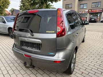 Nissan Note 2011 photo 3
