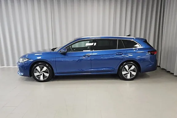 Volkswagen Passat 2025 photo 2