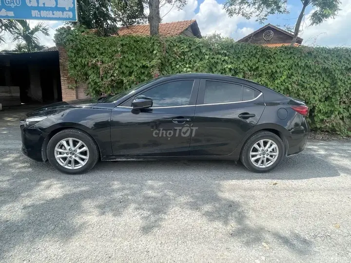 Mazda 3 2018 photo 2